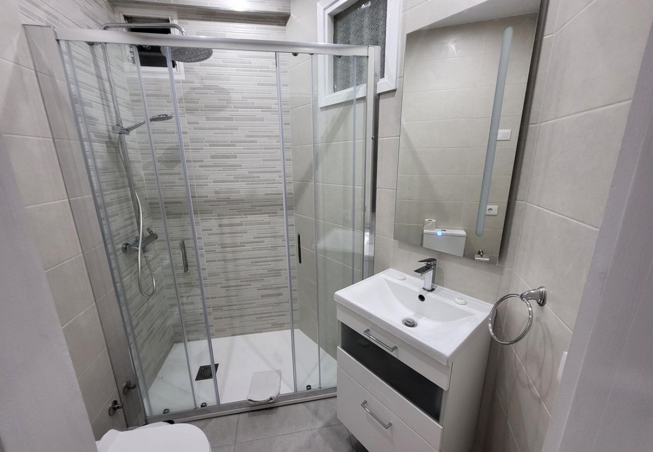 Ferienwohnung in Los Cristianos - Virginia Apartment