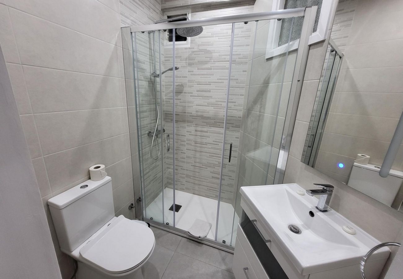 Ferienwohnung in Los Cristianos - Virginia Apartment