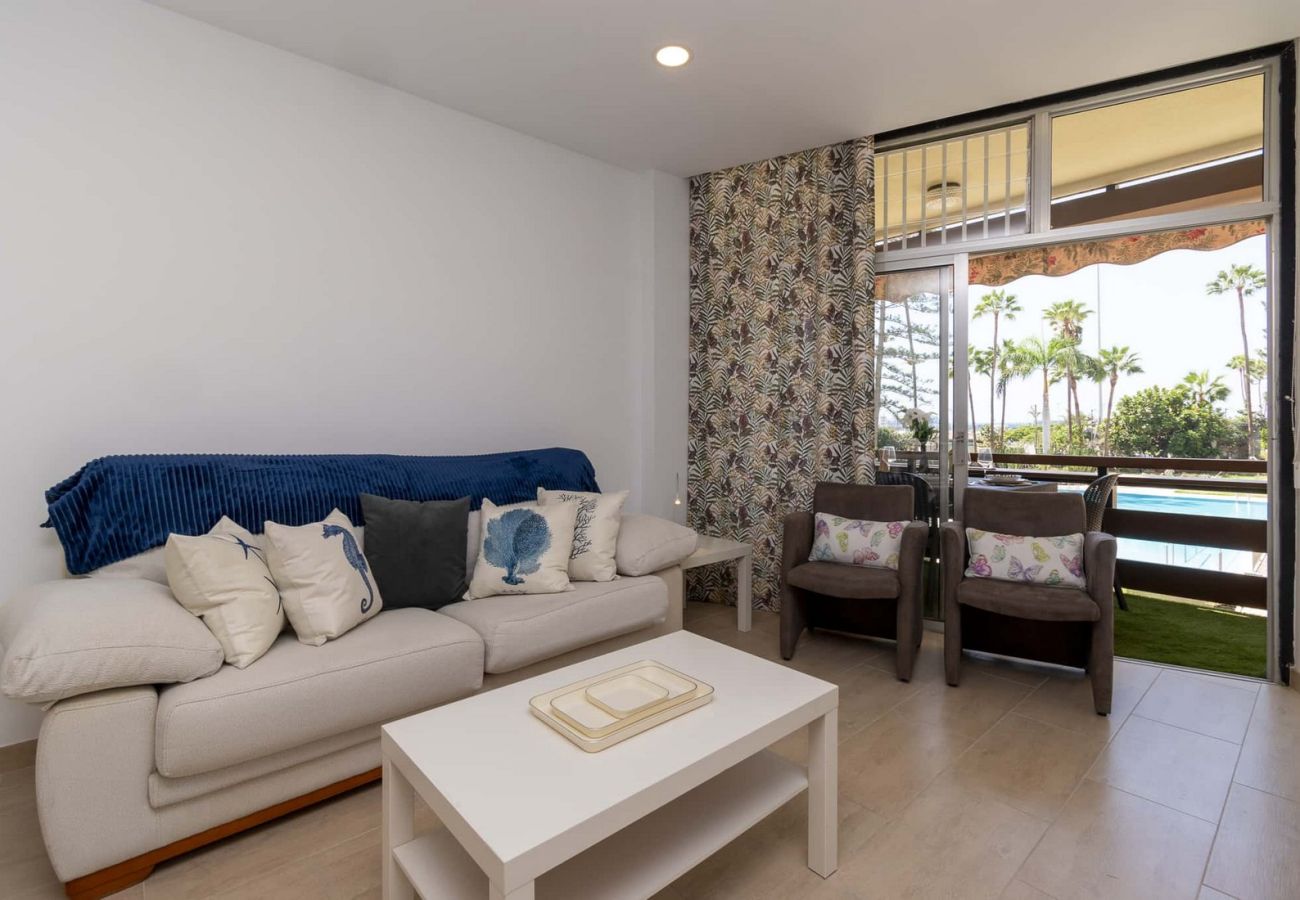 Ferienwohnung in Los Cristianos - Sea Breeze Frontline Apartment