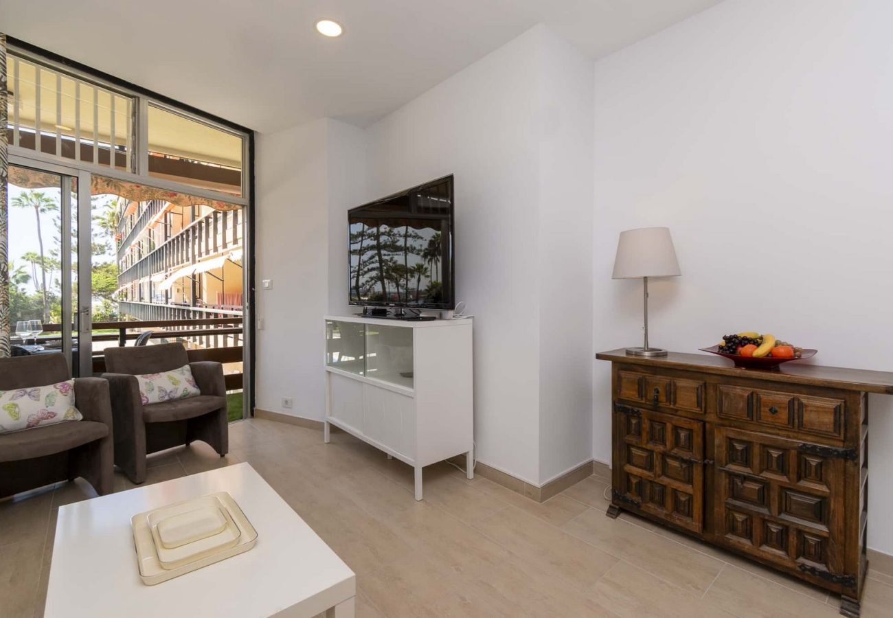 Ferienwohnung in Los Cristianos - Sea Breeze Frontline Apartment