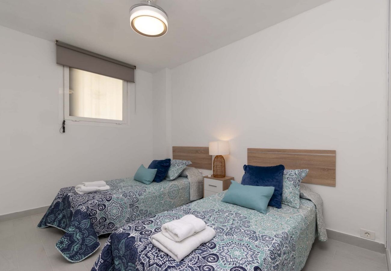 Ferienwohnung in Los Cristianos - Sea Breeze Frontline Apartment