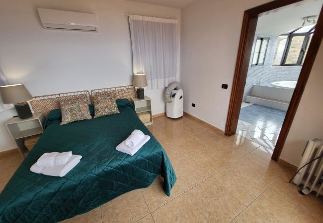 Villa en Adeje - Villa El Mirador 6 Bedrooms Villa en Adeje - Villa El Mirador 6 Bedrooms
