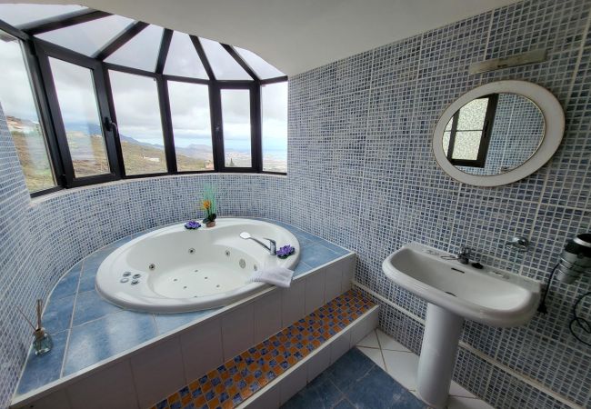 Villa en Adeje - Villa El Mirador 6 Bedrooms Villa en Adeje - Villa El Mirador 6 Bedrooms