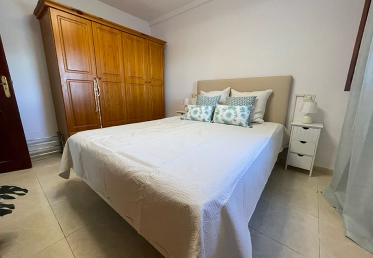 Apartamento en Playa de Las Americas - Apartamerica Garden Apartment, 150 Metres From The