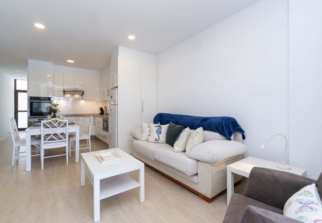 Apartamento en Los Cristianos - Sea Breeze Frontline Apartment