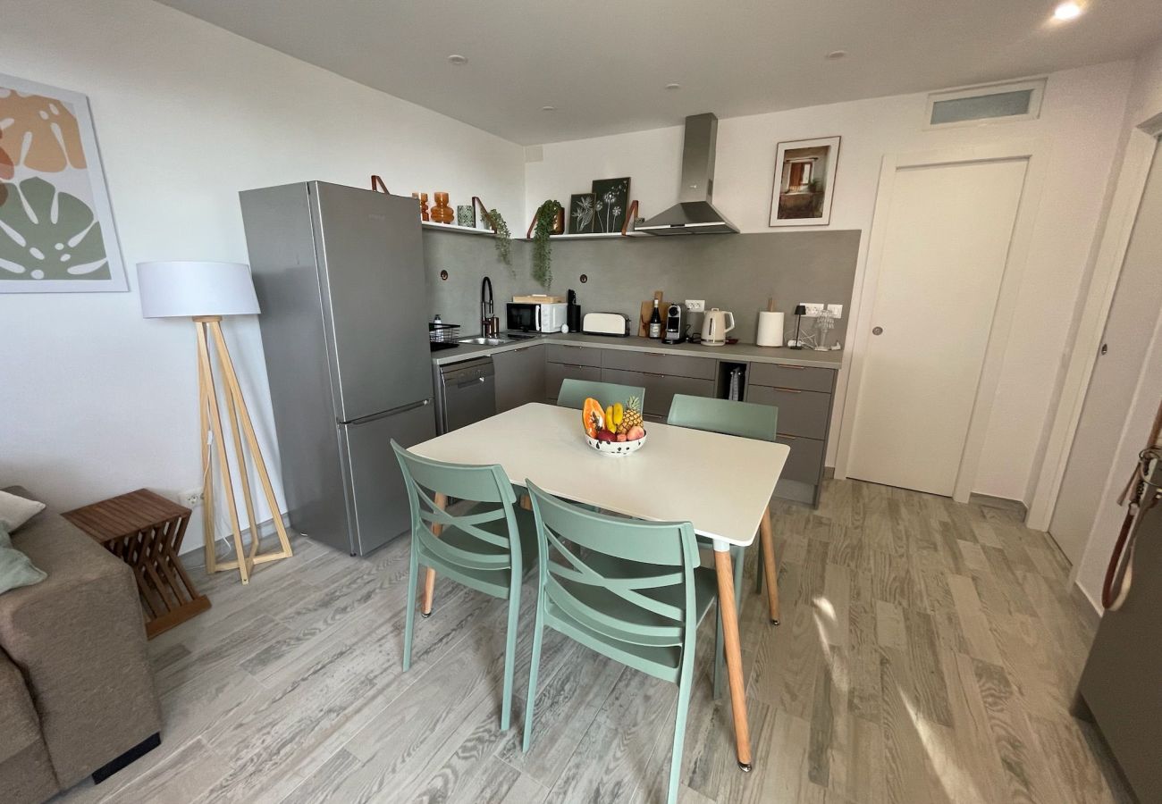 Appartement à Playa de Las Americas - Apartamerica Garden Apartment, 150 Metres From The