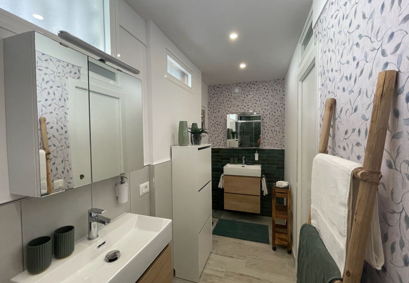 Appartement à Playa de Las Americas - Apartamerica Garden Apartment, 150 Metres From The