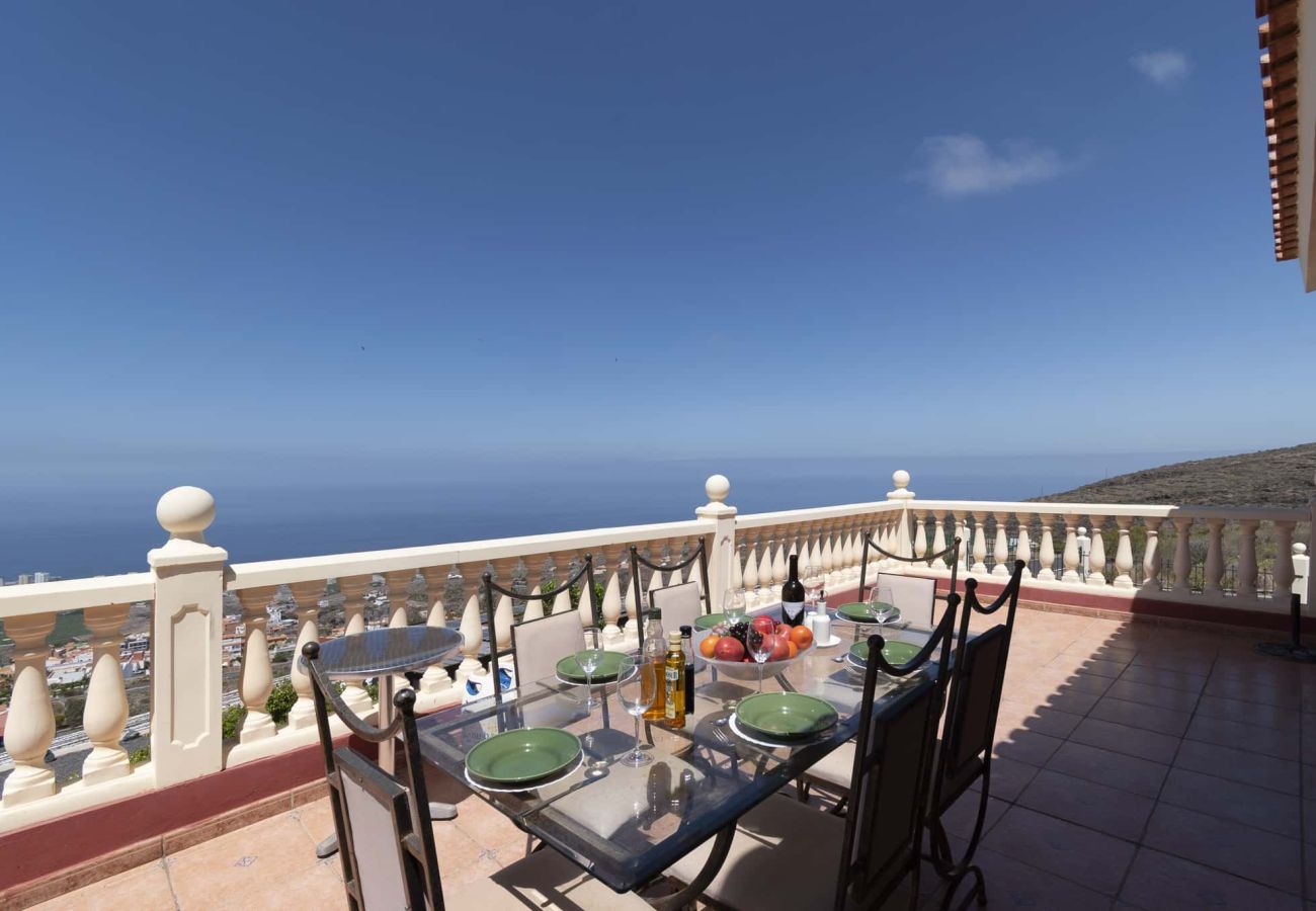 Villa in Adeje - Villa El Mirador 6 Bedrooms