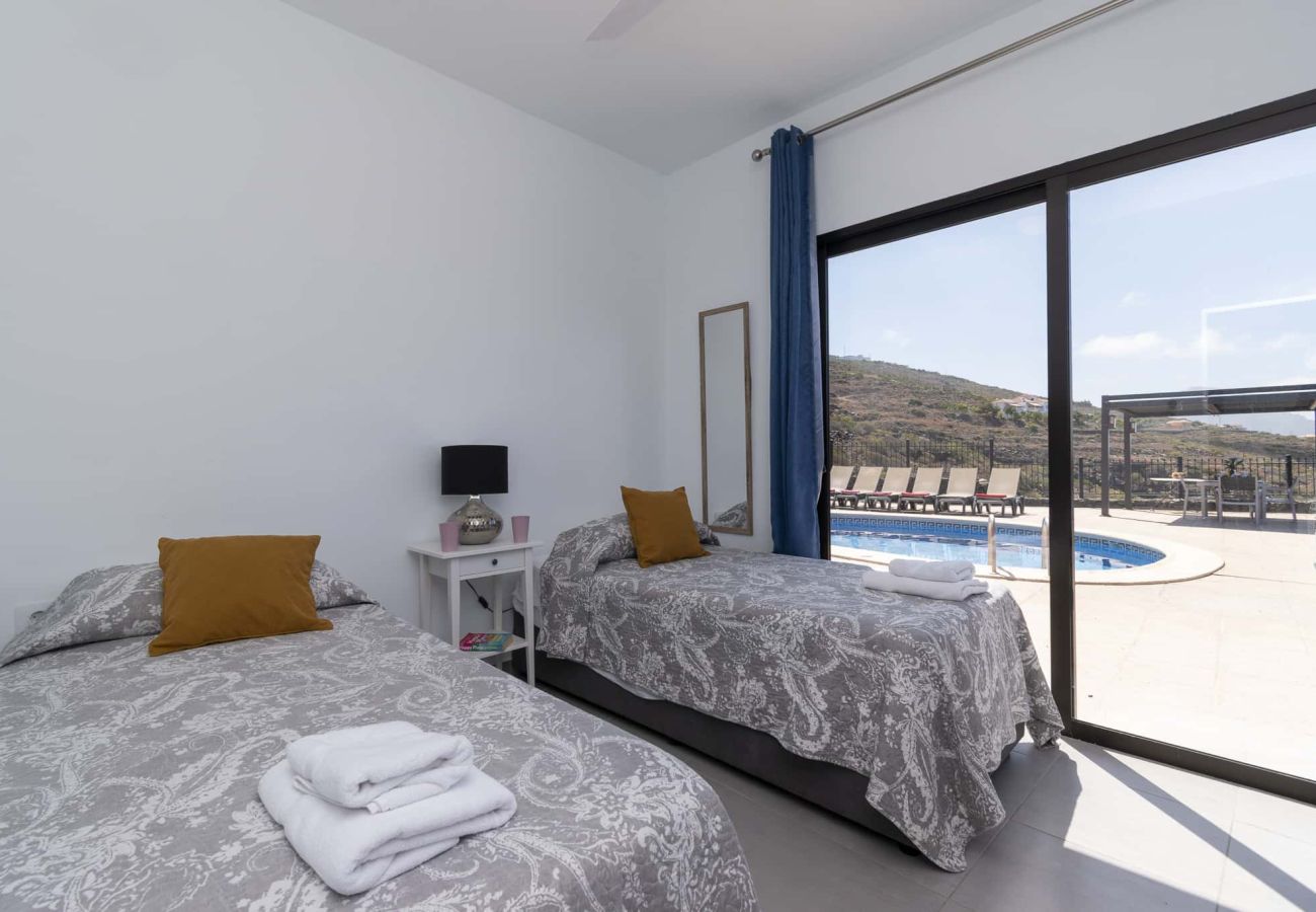 Villa in Adeje - Villa El Mirador 6 Bedrooms