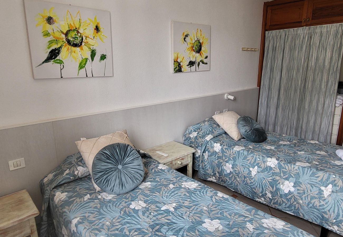 Apartment in Playa de Las Americas - Parque Santiago II - 2 Bed Sea View