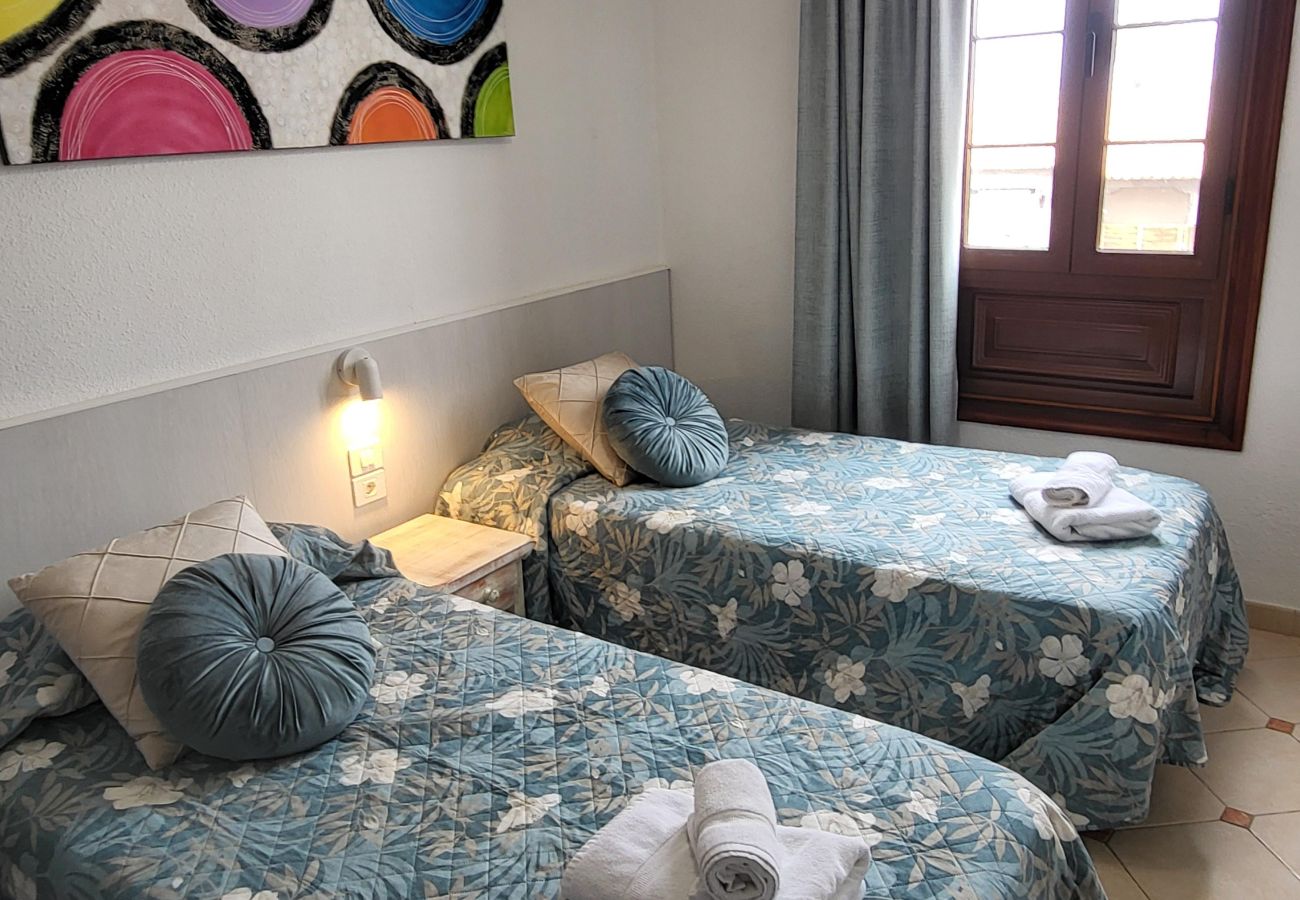 Apartment in Playa de Las Americas - Parque Santiago II - 2 Bed Sea View